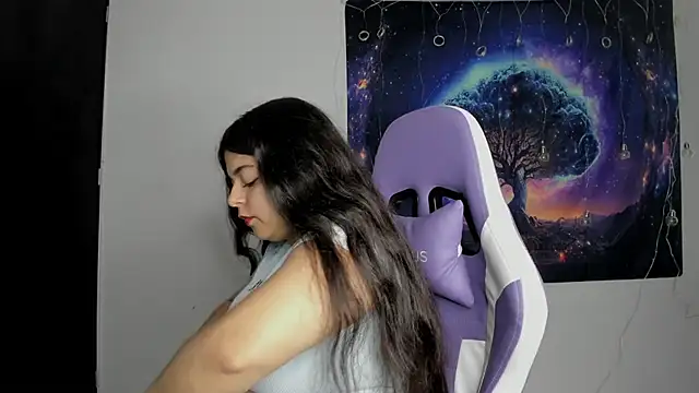 Snapshot of Little_Shaara chatting on 02.10.25 Little Shaara online show from 02.10.25