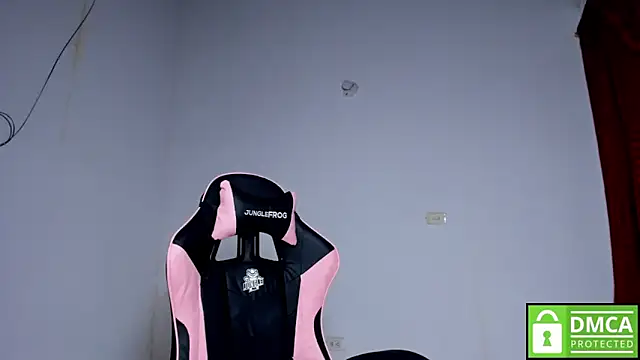 Snapshot of Little_Shaara chatting on 10.23.25 Little Shaara online show from 10.23.25