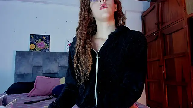 Isangel  online show from 09.30.25