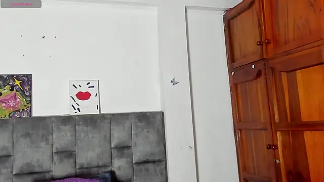 Isangel  online show from 11.07.25