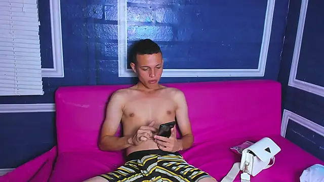 Snapshot of Sexual_Innocents chatting on 02.16.25 Sexual Innocents online show from 02.16.25