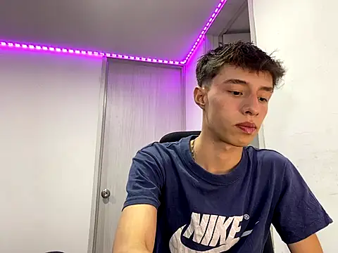 Snapshot of Juanmres chatting on 09.16.25 Juanmres online show from 09.16.25