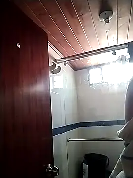 Vale Saenzz online show from 02.21.25