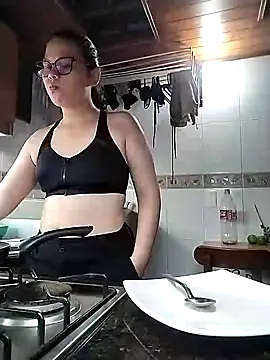 Vale Saenzz online show from 02.26.25