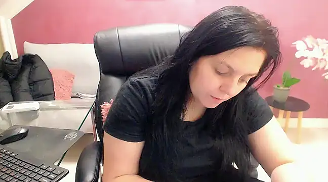 Wetandnaughtyxx online show from 02.10.25