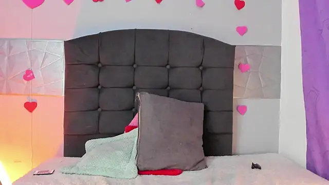 Snapshot of Alice_evans_lov chatting on 02.18.25 Alice evans lov online show from 02.18.25