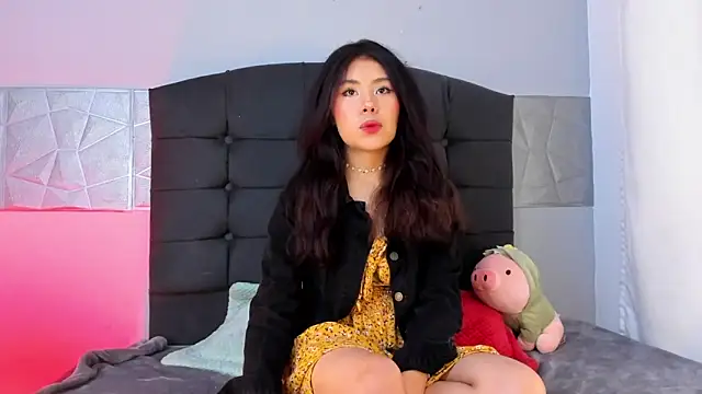 Snapshot of Alice_evans_lov chatting on 03.17.25 Alice evans lov online show from 03.17.25