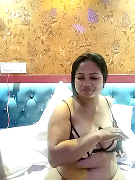 Snapshot of hornysania123 chatting on 02.02.25 hornysania123 online show from 02.02.25