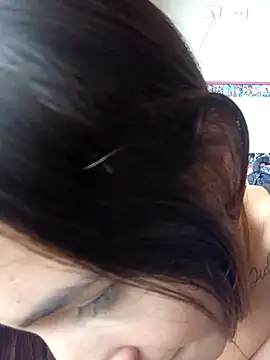 Snapshot of -Nicol chatting on 02.24.25 -Nicol online show from 02.24.25