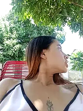 Snapshot of -Nicol chatting on 03.21.25 -Nicol online show from 03.21.25