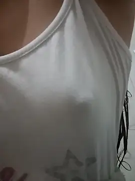 Snapshot of -Nicol chatting on 10.18.25 -Nicol online show from 10.18.25