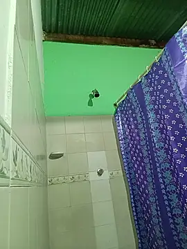 Snapshot of -Nicol chatting on 11.09.25 -Nicol online show from 11.09.25