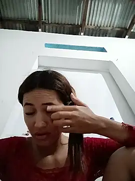 Snapshot of -Nicol chatting on 11.20.25 -Nicol online show from 11.20.25