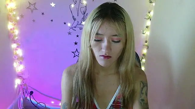 Snapshot of Lya1_ch chatting on 04.29.26 Lya1 ch online show from 04.29.26