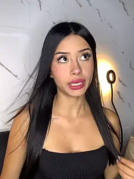 Snapshot of Miss_karol chatting on 01.28.25 Miss karol online show from 01.28.25