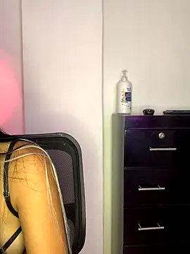 Snapshot of Miss_karol chatting on 10.18.25 Miss karol online show from 10.18.25