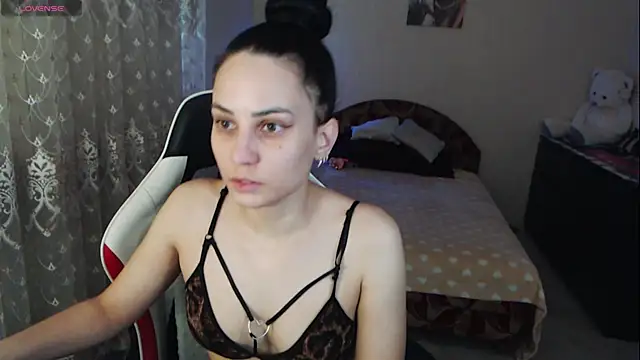 Kriss brunette 5 online show from 12.05.25