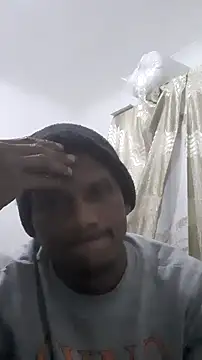 Snapshot of diablok1705 chatting on 10.02.25 diablok1705 online show from 10.02.25