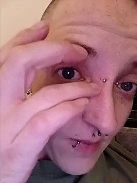 Astrid-Gilbert online show from 02.03.25