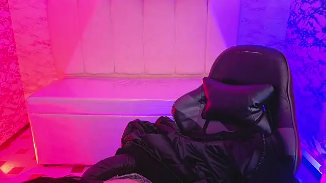 Hela v online show from 03.25.26