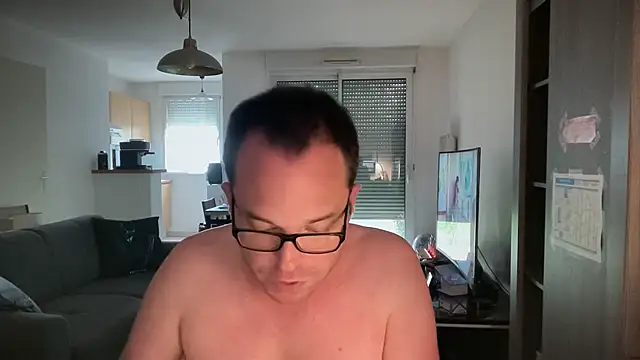 Snapshot of Funnyjul31 chatting on 04.29.26 Funnyjul31 online show from 04.29.26