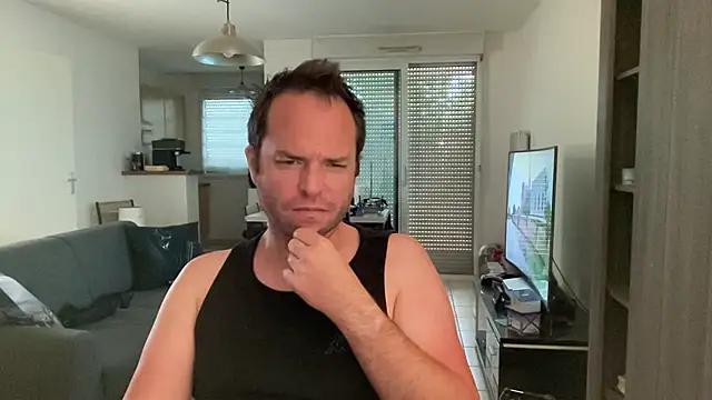 Snapshot of Funnyjul31 chatting on 05.17.26 Funnyjul31 online show from 05.17.26
