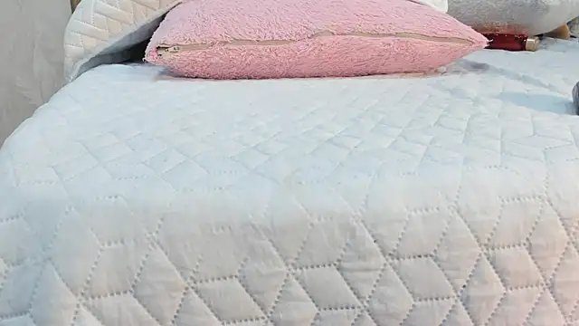 violet gray  online show from 02.28.25