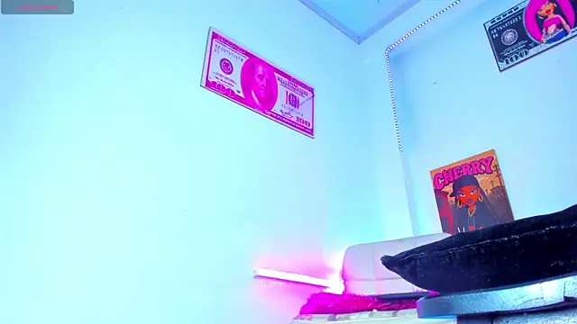 Snapshot of Cherry_splash chatting on 11.08.25 Cherry splash online show from 11.08.25