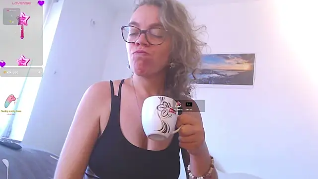 Ju-Hot online show from 09.17.25