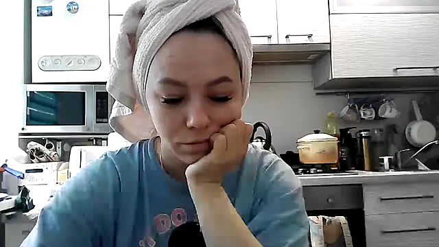 Snapshot of Misssweet_s chatting on 02.08.25 Misssweet s online show from 02.08.25