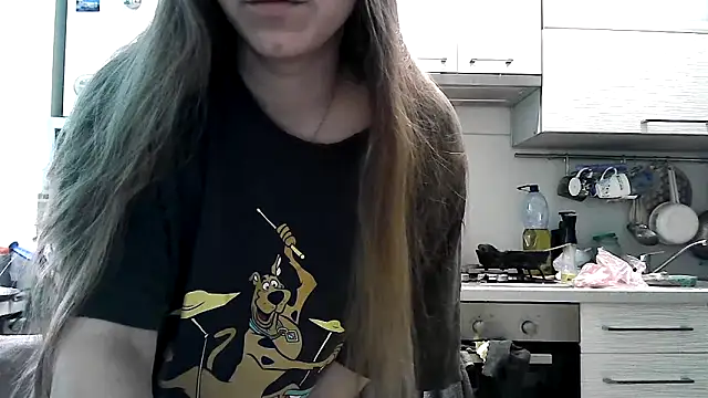 Snapshot of Misssweet_s chatting on 03.15.25 Misssweet s online show from 03.15.25