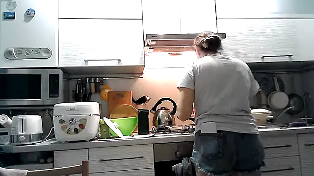 Snapshot of Misssweet_s chatting on 03.15.25 Misssweet s online show from 03.15.25