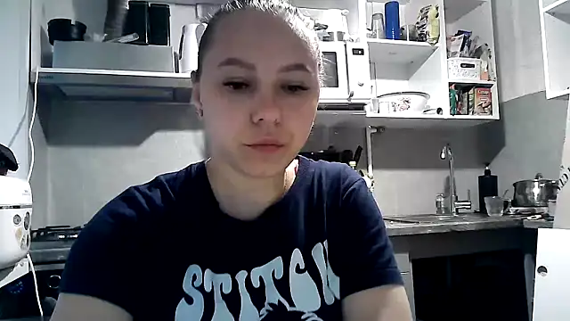 Snapshot of Misssweet_s chatting on 09.11.25 Misssweet s online show from 09.11.25