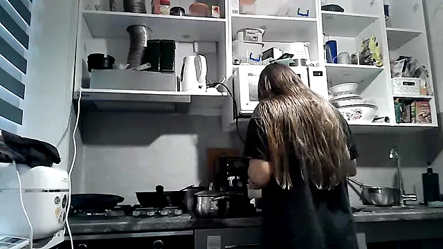 Snapshot of Misssweet_s chatting on 09.14.25 Misssweet s online show from 09.14.25