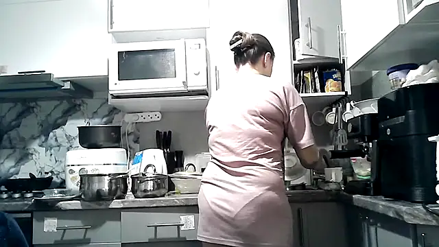 Snapshot of Misssweet_s chatting on 10.21.25 Misssweet s online show from 10.21.25