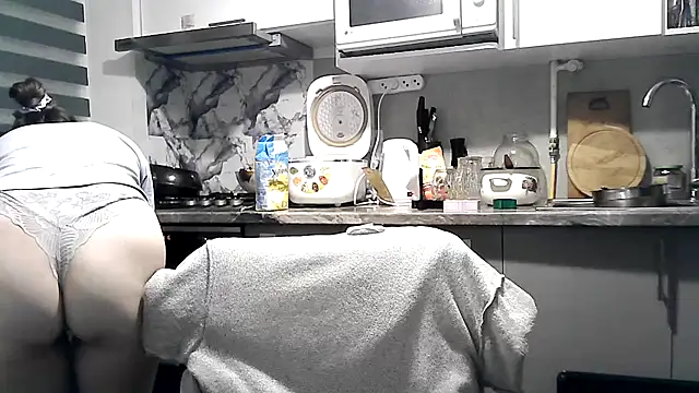 Snapshot of Misssweet_s chatting on 10.27.25 Misssweet s online show from 10.27.25