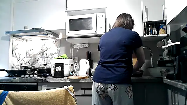 Snapshot of Misssweet_s chatting on 11.06.25 Misssweet s online show from 11.06.25