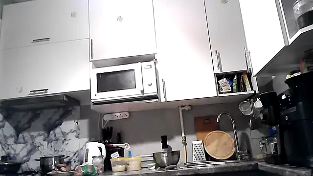 Snapshot of Misssweet_s chatting on 11.28.25 Misssweet s online show from 11.28.25