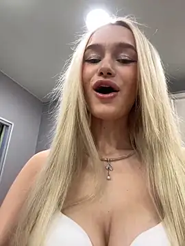 Snapshot of KristinaDane chatting on 02.10.25 KristinaDane online show from 02.10.25