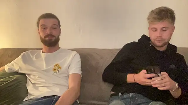 Snapshot of Kiffwahn chatting on 10.13.25 Kiffwahn online show from 10.13.25