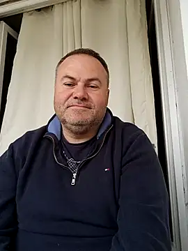 Snapshot of Pourleplasirs chatting on 05.19.26 Pourleplasirs online show from 05.19.26