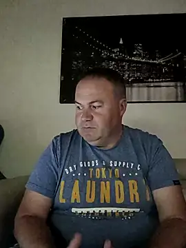 Snapshot of Pourleplasirs chatting on 05.21.26 Pourleplasirs online show from 05.21.26