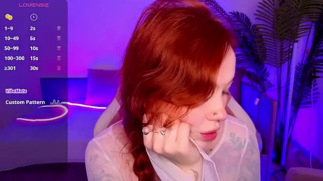 Snapshot of Maya_Light chatting on 11.13.25 Maya Light online show from 11.13.25