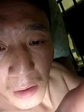 Snapshot of wadmma chatting on 11.04.25 wadmma online show from 11.04.25