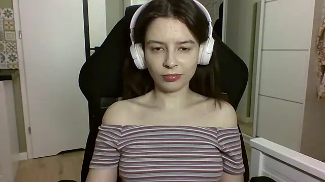 LariceSexy online show from 04.19.26