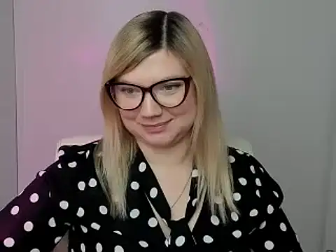 Lola moree online show from 10.10.25