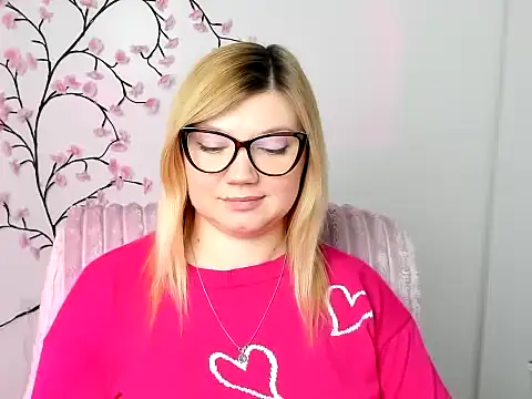 Snapshot of Lola_moree chatting on 02.19.26 Lola moree online show from 02.19.26