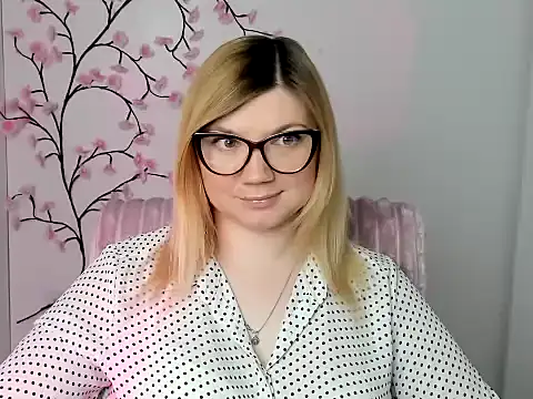 Lola moree online show from 04.05.26