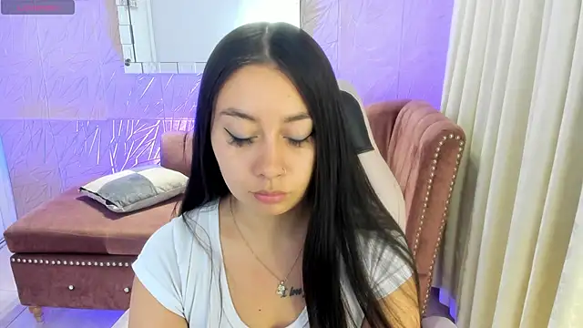 Snapshot of miss_isabella_m chatting on 04.22.26 miss isabella m online show from 04.22.26