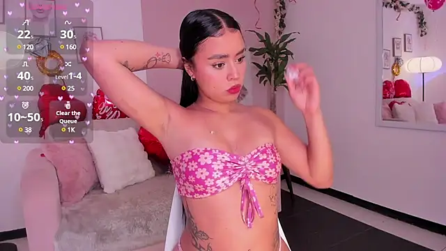 Snapshot of meli_ortiz_ chatting on 02.15.25 meli ortiz online show from 02.15.25